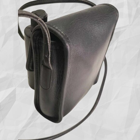 Vintage COACH Scooter Crossbody Bag in black - Picture 5 of 14